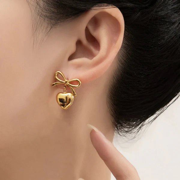 Heart & Bow gold Earring