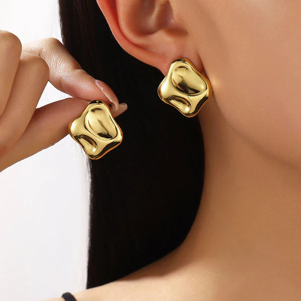 Quadra Gleam – Gold-Plated Anti-Tarnish Stainless Steel Square Stud Earrings