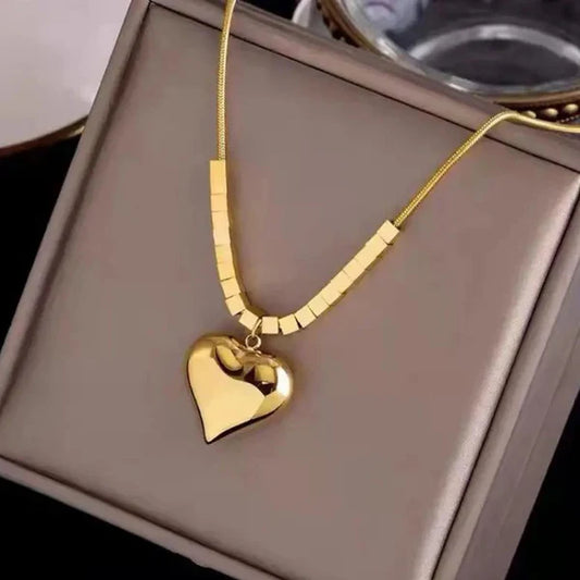 Classic gold heart Pendant