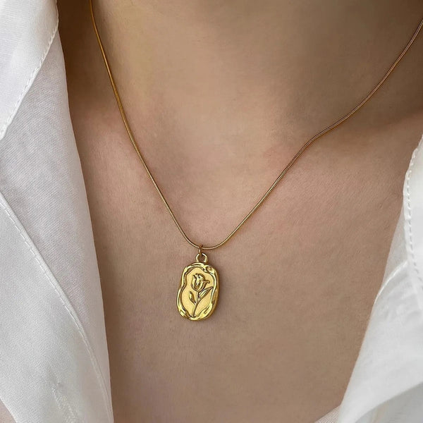 Highly detailed flower charm gold platted Pendant