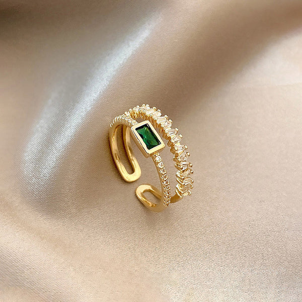Elegant green diamond golden ring