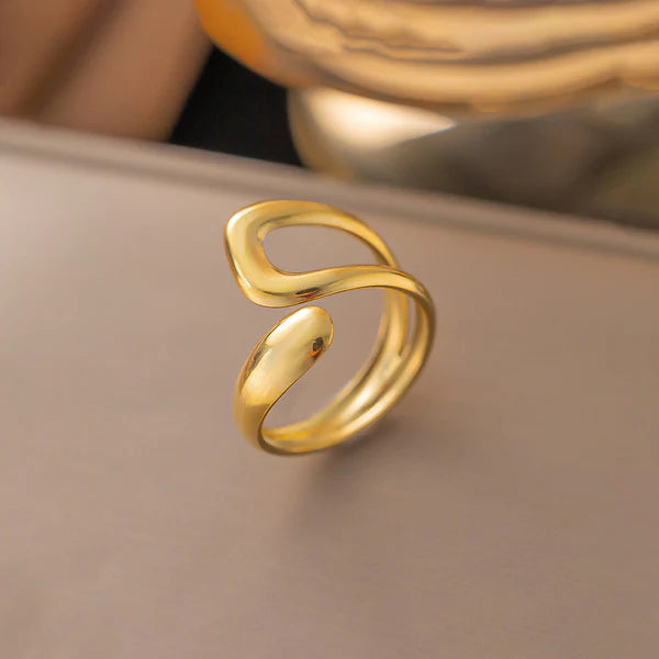 Golden Drift – Stainless Steel Anti-Tarnish Adjustable Contemporary Ring