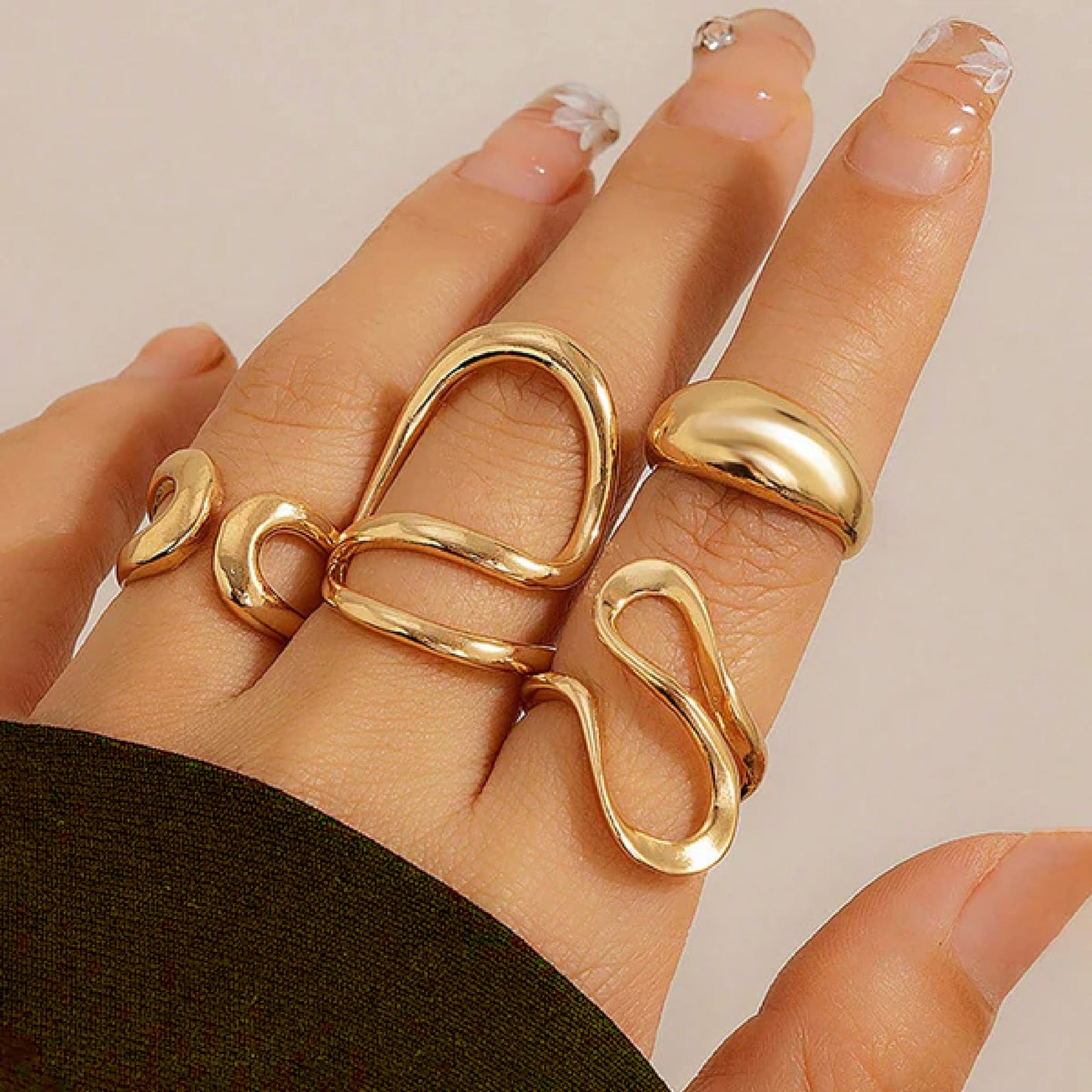Gold platted rings set of 4