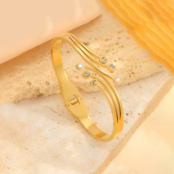 Auric Arbor – Gold Plated Stainless Steel Contemporary Tree Design Anti-Tarnish Bracelet