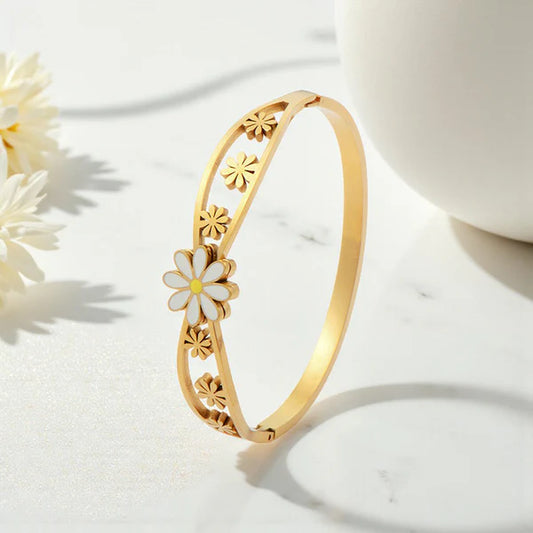 Blossom Charm – Gold Plated Stainless Steel Dual Flower Anti-Tarnish Openable Bracelet