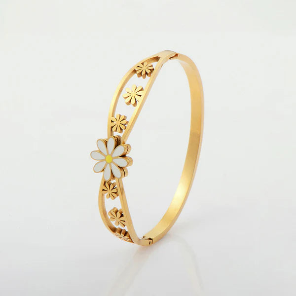 Blossom Charm – Gold Plated Stainless Steel Dual Flower Anti-Tarnish Openable Bracelet